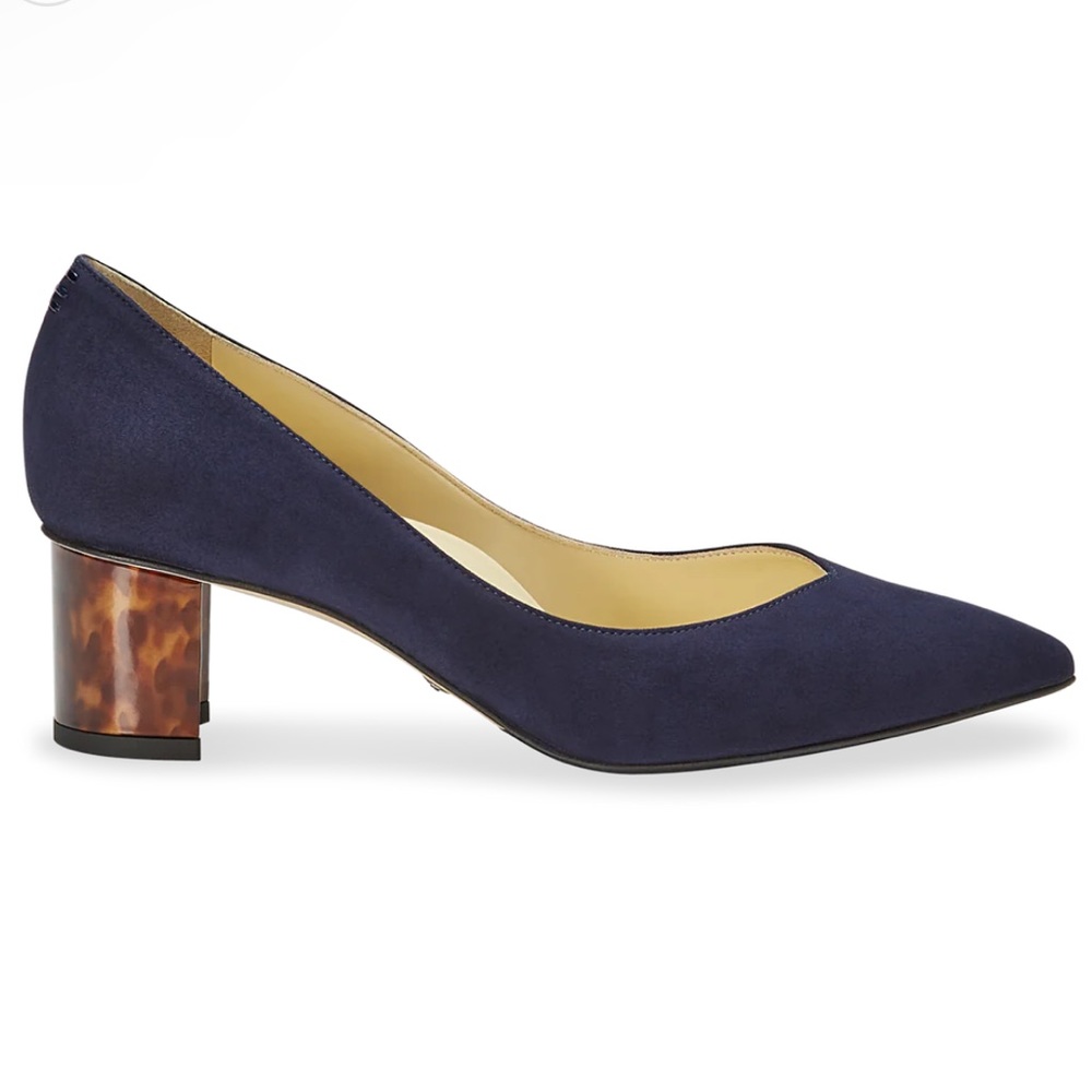 SARAH FLYNT
Perfect Emma Pump
Navy Suede
Size 34
NEW
Retails for $495